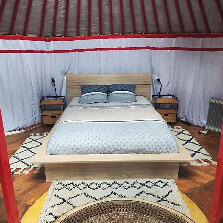 Campismo de Luxo 2 Yourtes Mongoles Privatisees *