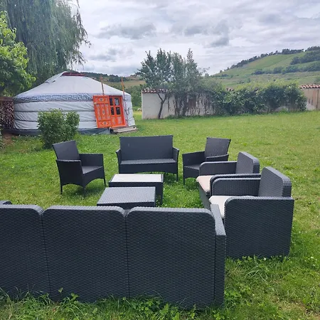 2 Yourtes Mongoles Privatisees * Marcoux (Loire)